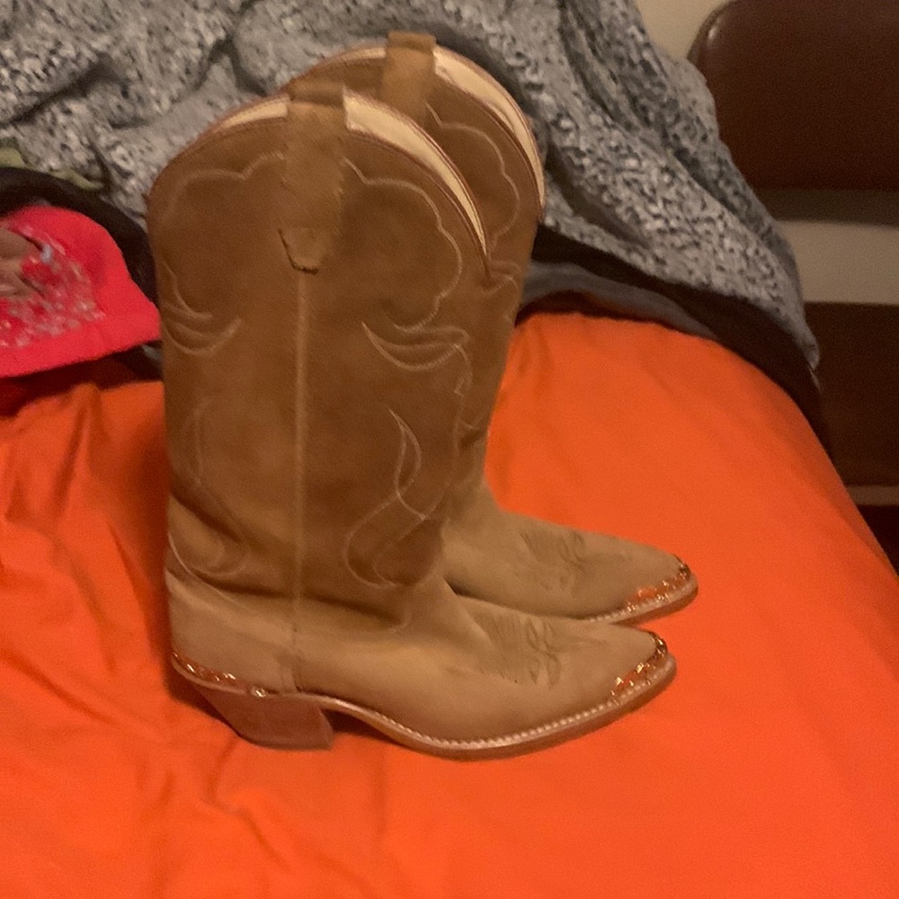 Like brand new boots.